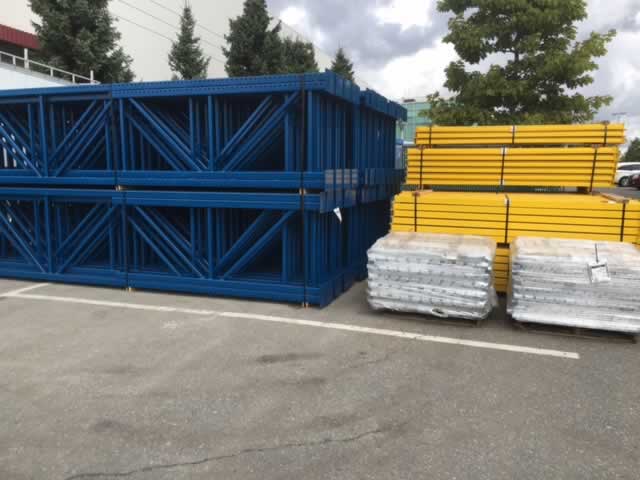 Yellow_and Blue Racking